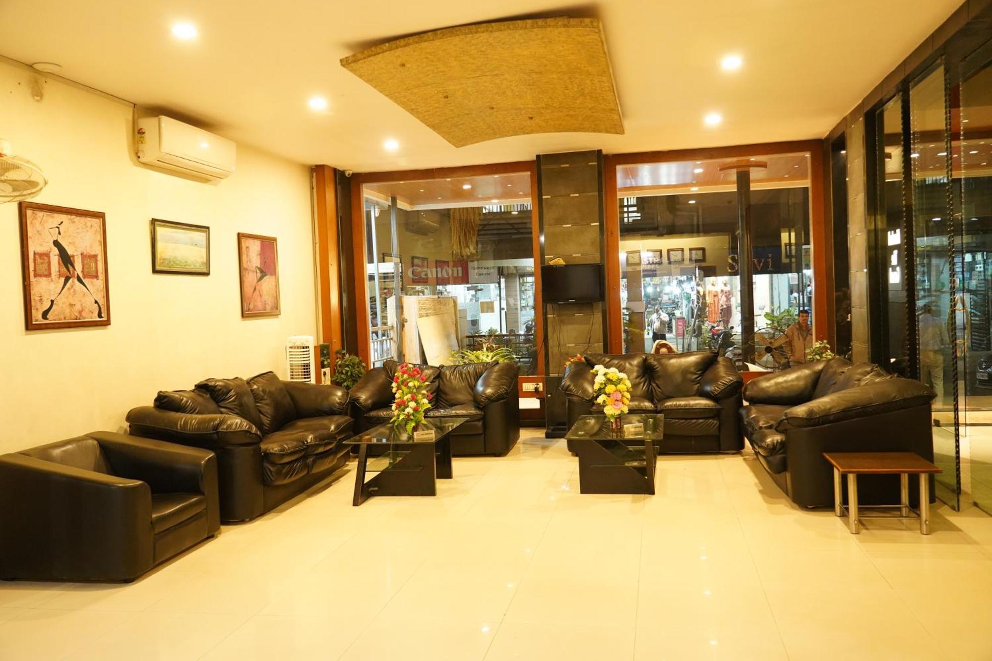 Marshall The Grand Hotel Ahmedabad Bagian luar foto