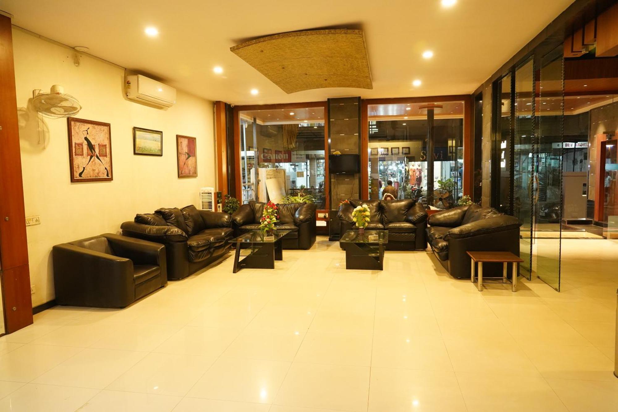 Marshall The Grand Hotel Ahmedabad Bagian luar foto