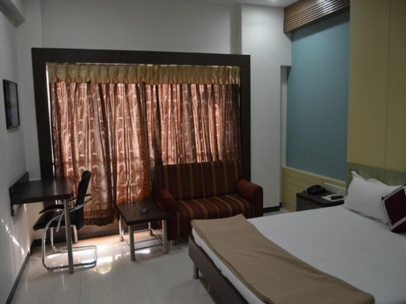 Marshall The Grand Hotel Ahmedabad Bagian luar foto
